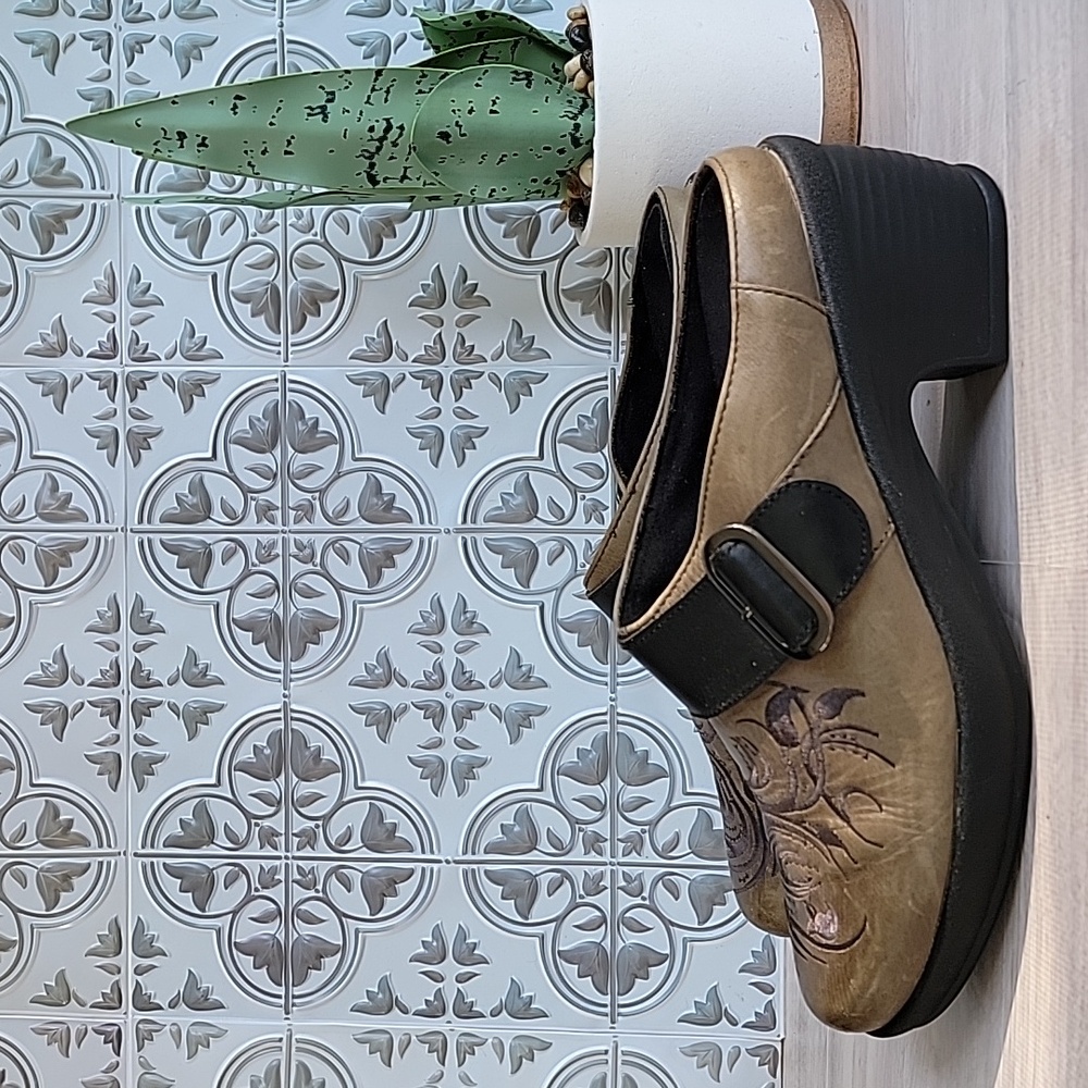 Klogs Footwear 90s Canyon Iron Leather Tapestry Mule Clog Olive Taupe Brown 11M